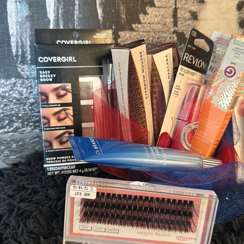 Ultimate makeup bundle - Picture 5 of 6